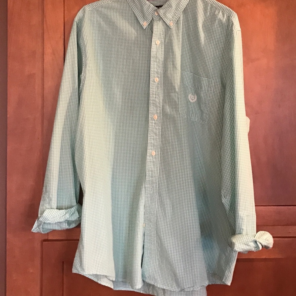 Men's button down long sleeved shirt